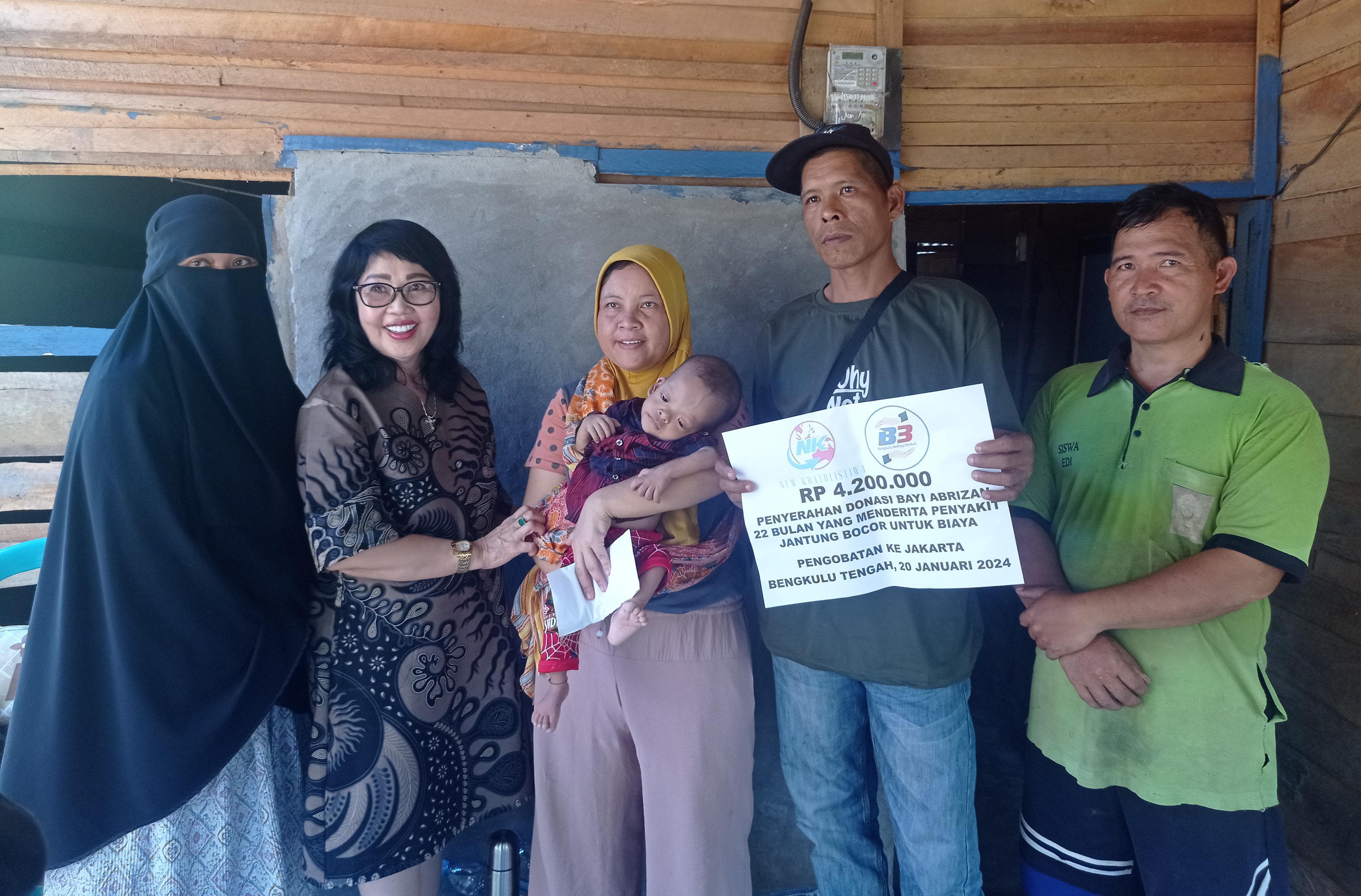 Lina Tandri Cs Berikan Bantuan untuk Bayi 22 Bulan yang Alami Jantung Bocor Sejak Lahir 