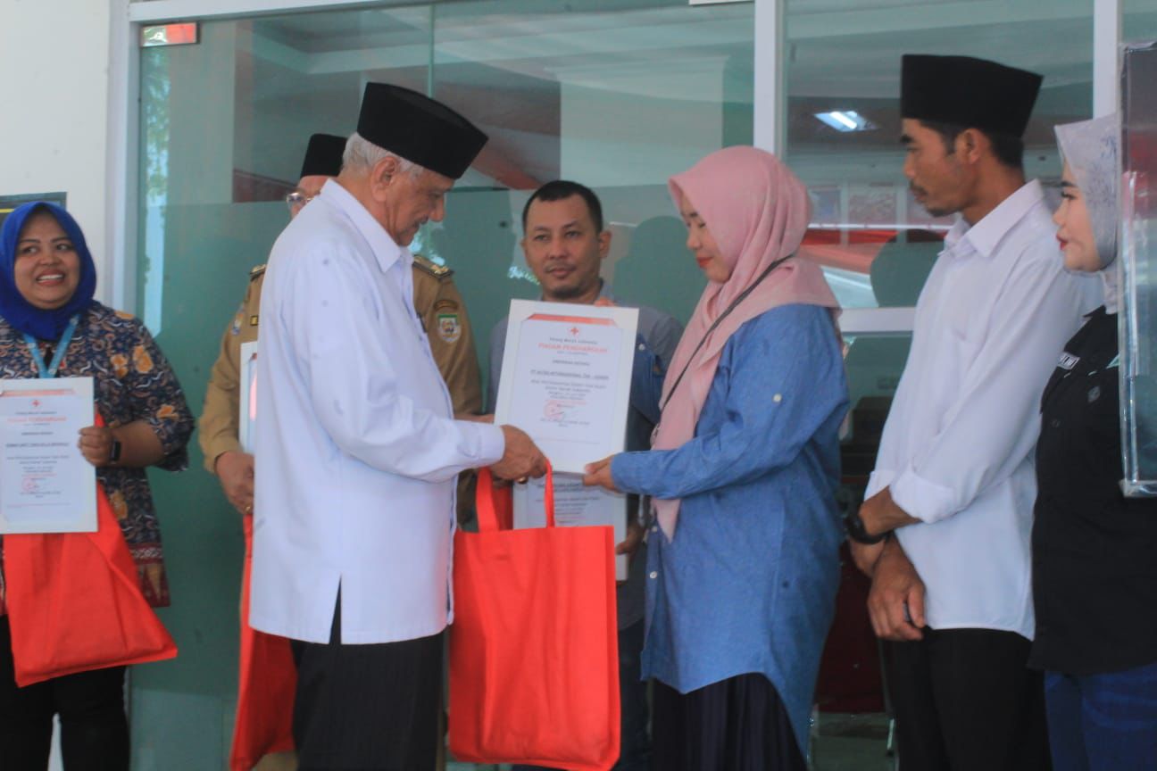 Astra Motor Bengkulu Mendapatkan Penghargaan Giat Rutin Donor Darah