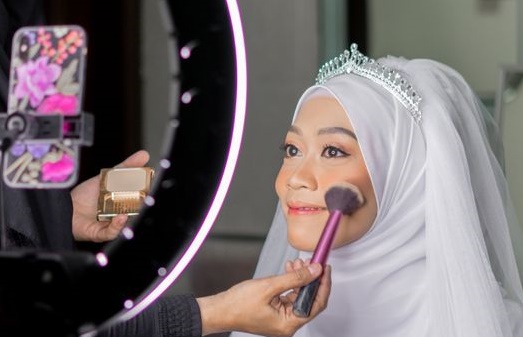 Catat! Coba 6 Tips Ini Agar Makeup Tidak Luntur dan  Lebih Tahan Lama