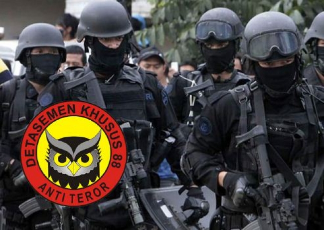 Densus 88 Baku Tembak dengan Terduga Teroris di Lampung, 2 Tewas