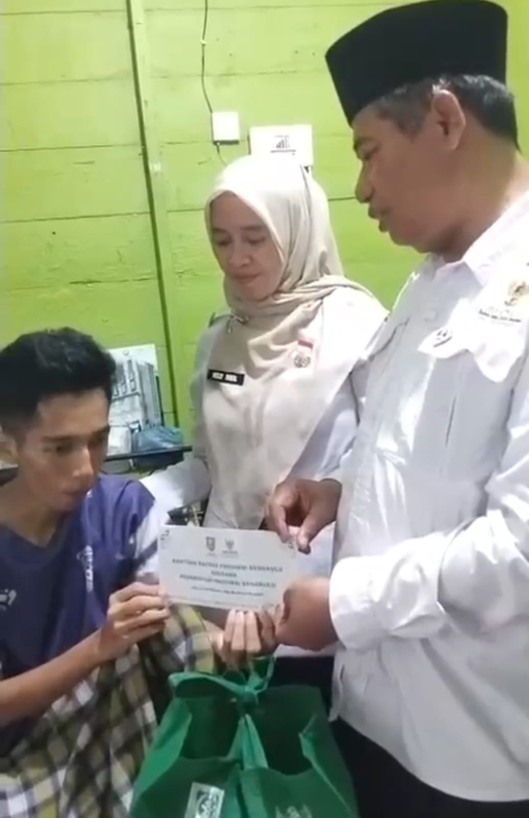Derita Tumor Limfoma, Guru Honorer di Bengkulu Terima Bantuan Program Bantu Rakyat