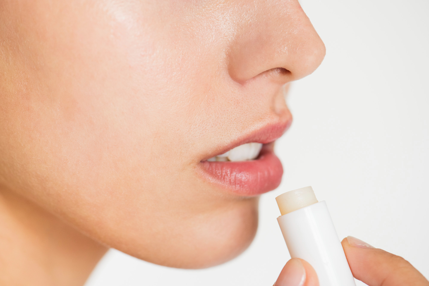 Bibir Kering dan Pecah-Pecah? Ini Tips Perawatan yang Bisa Dicoba