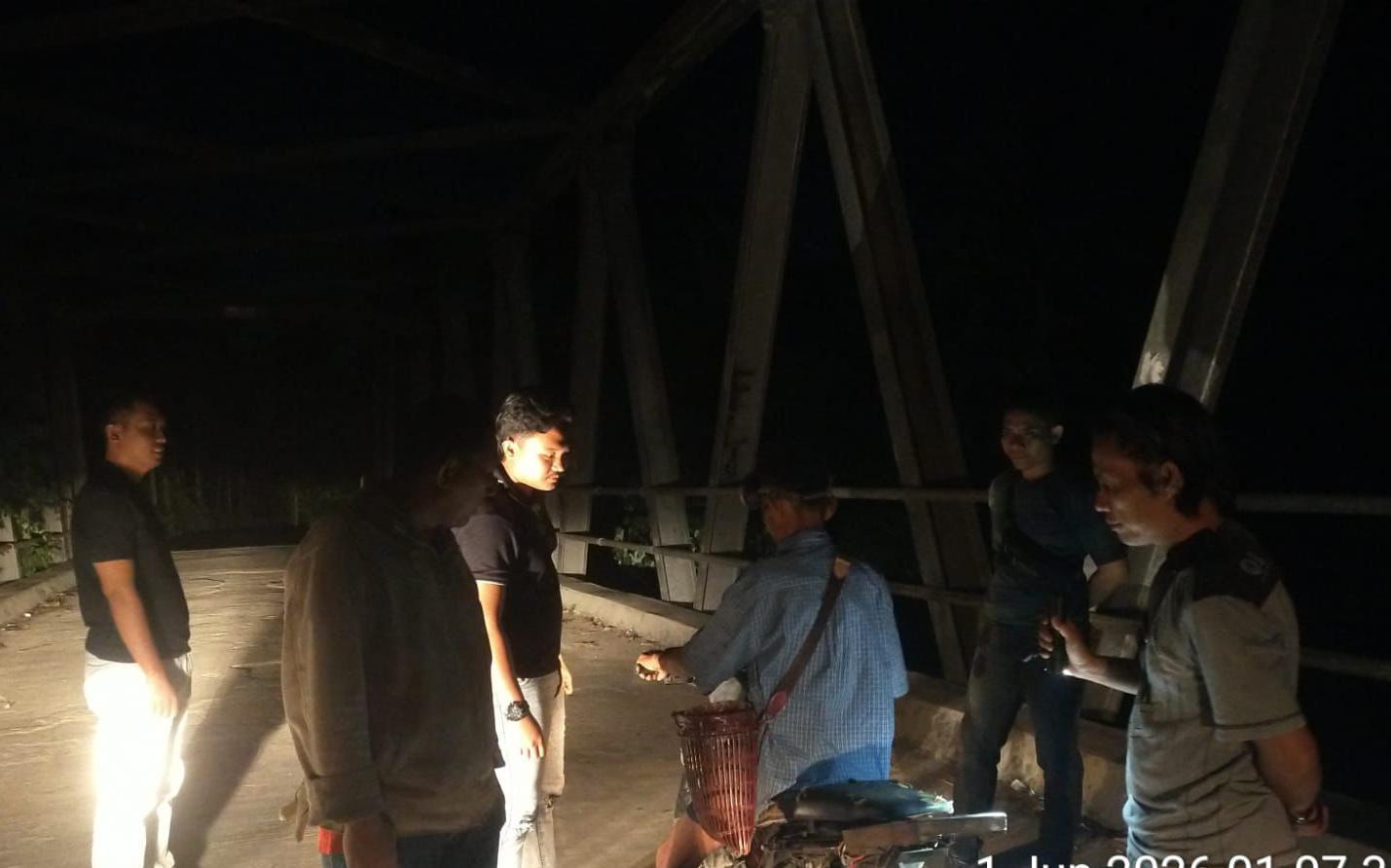 Persempit Ruang Gerak Pelaku Kejahatan, Tim URC Gurita 88 Polres Kaur Gencarkan Patroli Malam