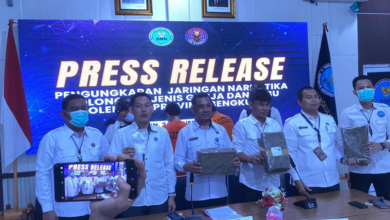 BNNP Bengkulu Gagalkan Peredaran Narkoba Senilai Ratusan Juta, Sita 5,3 Kg Ganja dan 44 Gram Sabu
