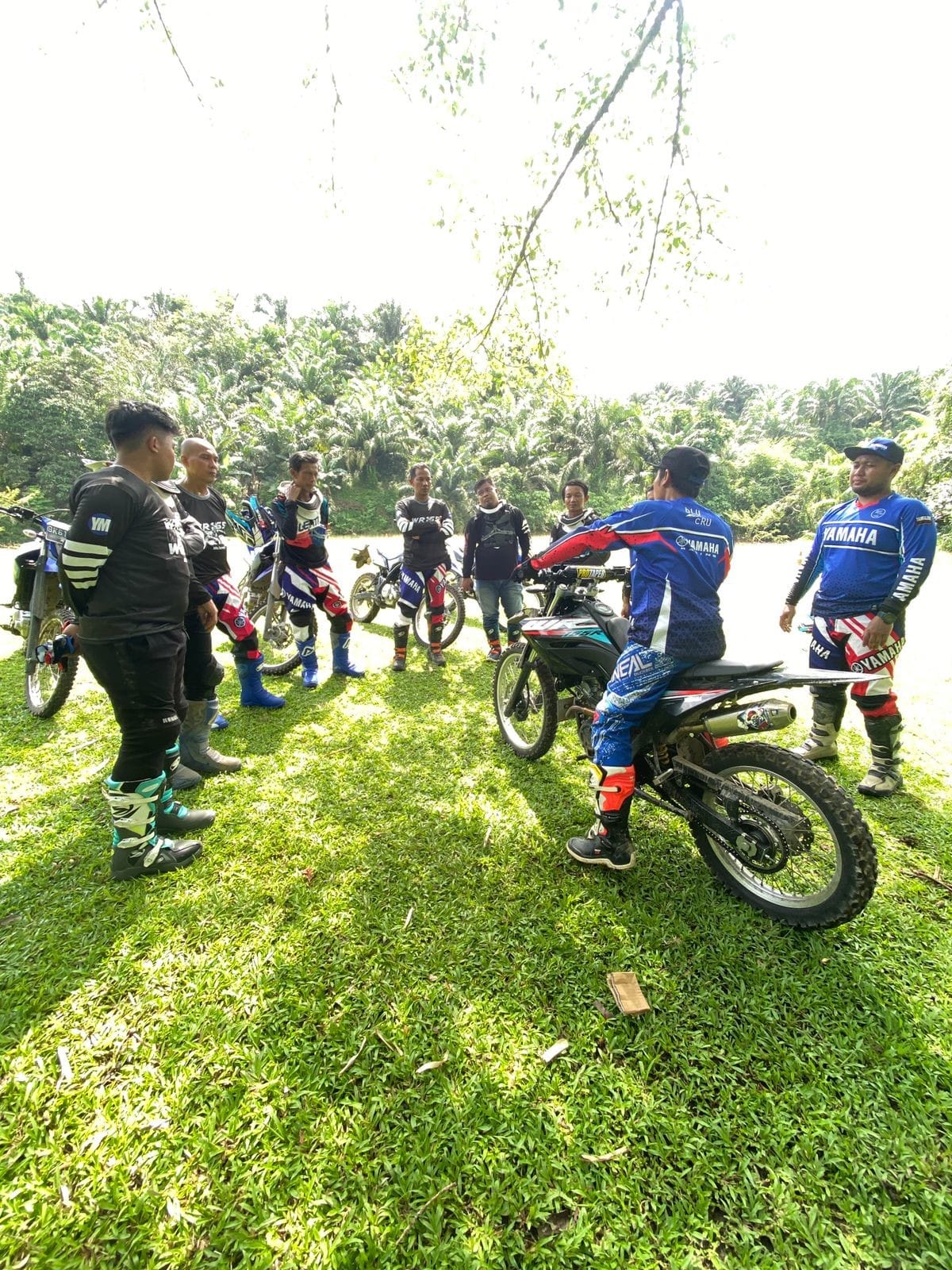 Instruktur Yamaha Riding Academy Konsisten Tingkatkan Skill, Bekal Pandu Konsumen Nikmati Berkendara Off Road