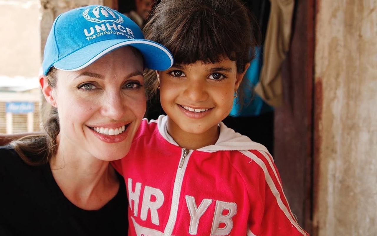 Angelina Jolie Ungkap Kehancuran Gaza dari Citra Satelit, John Herdman Serukan Bantuan Palestina