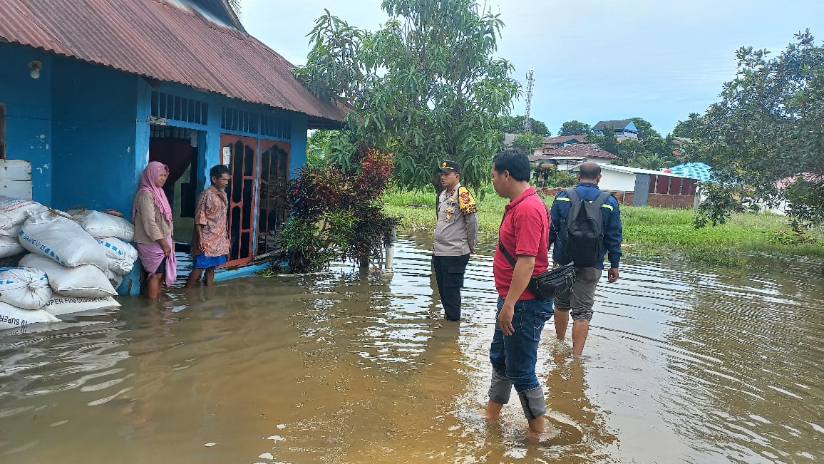 Polresta Bengkulu Bersama Polsek Jajaran Data Masyarakat Terdampak Banjir