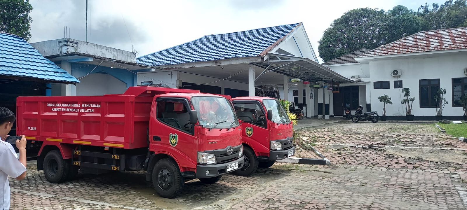 Prioritaskan Kebersihan Lingkungan, DLHK Bengkulu Selatan Langsung Operasikan Armada Pengangkut Sampah Baru