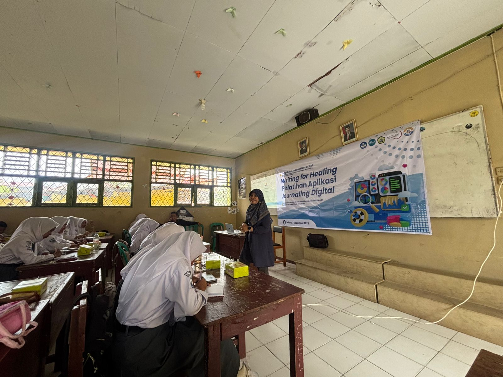 Writing for Healing: Pelatihan Journaling Digital Untuk Tingkatkan Kesehatan Mental Siswa