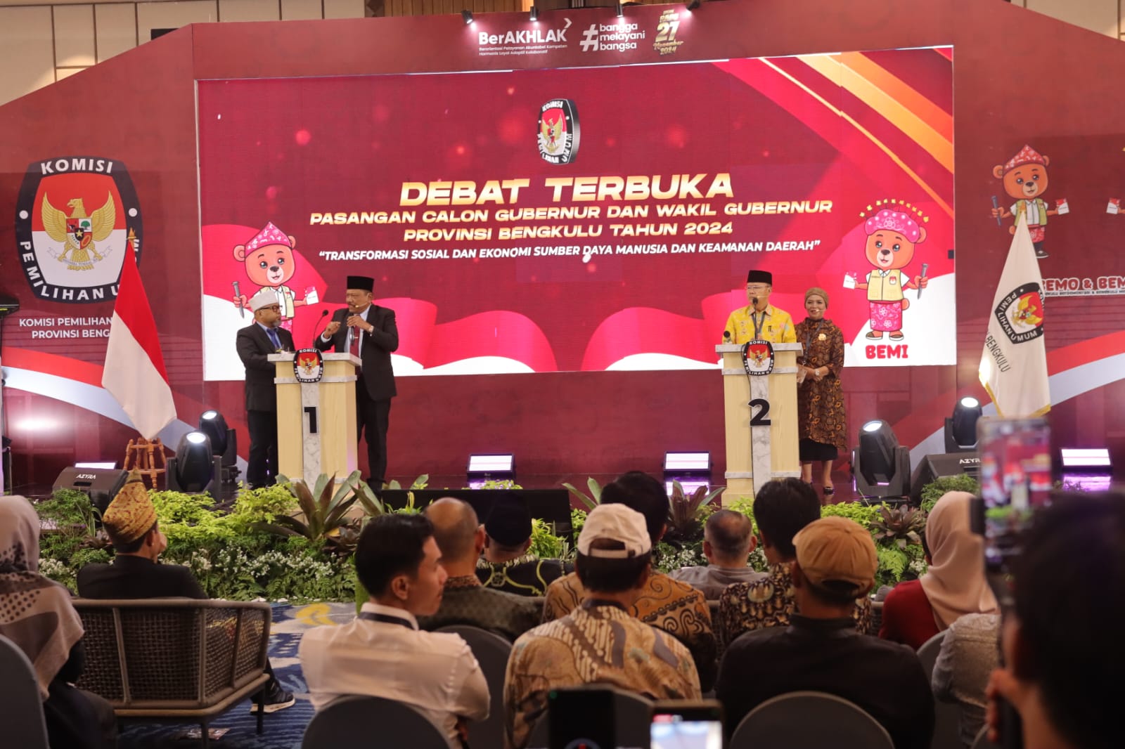 Debat Perdana Cagub dan Cawagub Bengkulu, Paparkan Program Kerja Hingga Adu Keberhasilan Selama Menjabat