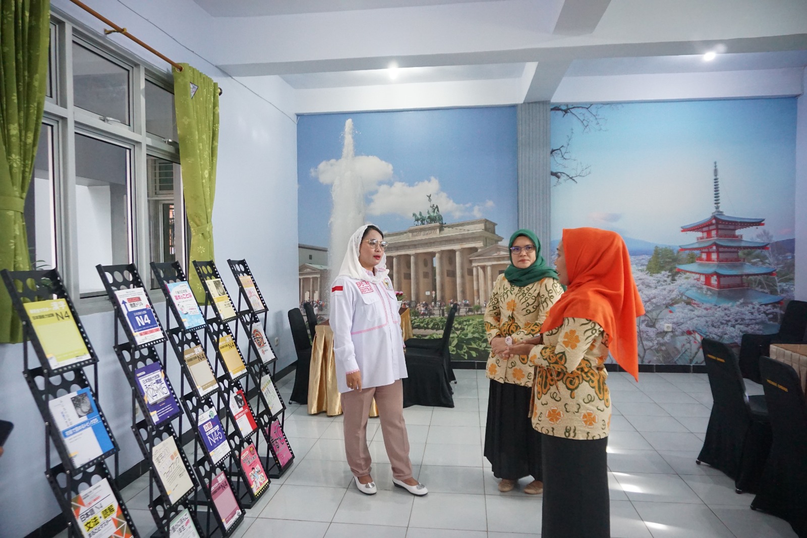 Senator Destita Tinjau Migran Center , Dorong Penyelenggaraan Tes JLPT di Daerah