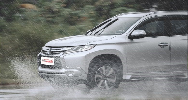 Wajib Punya! Aksesoris Mobil Ini Sangat Bermanfaat saat Musim Hujan Tiba
