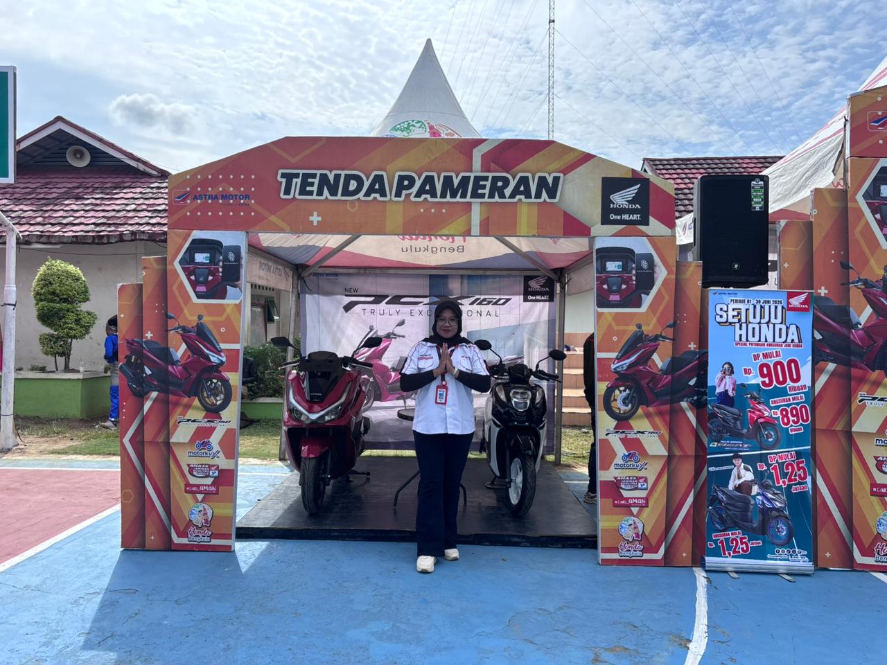Product Exhibition Honda Meriahkan HOLAHOOP  SMKN 3 Seluma