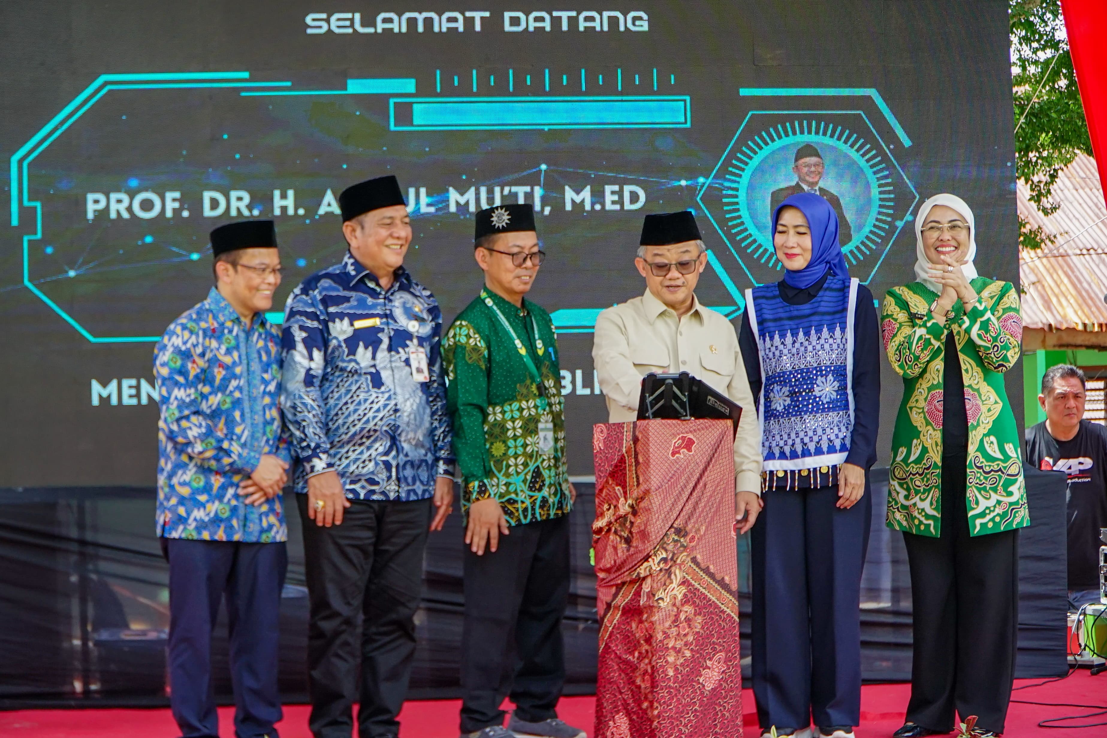 Menteri Dikdasmen Launching SMA Muhammadiyah 4 Bengkulu Jadi Sekolah Unggulan Ramah Lingkungan