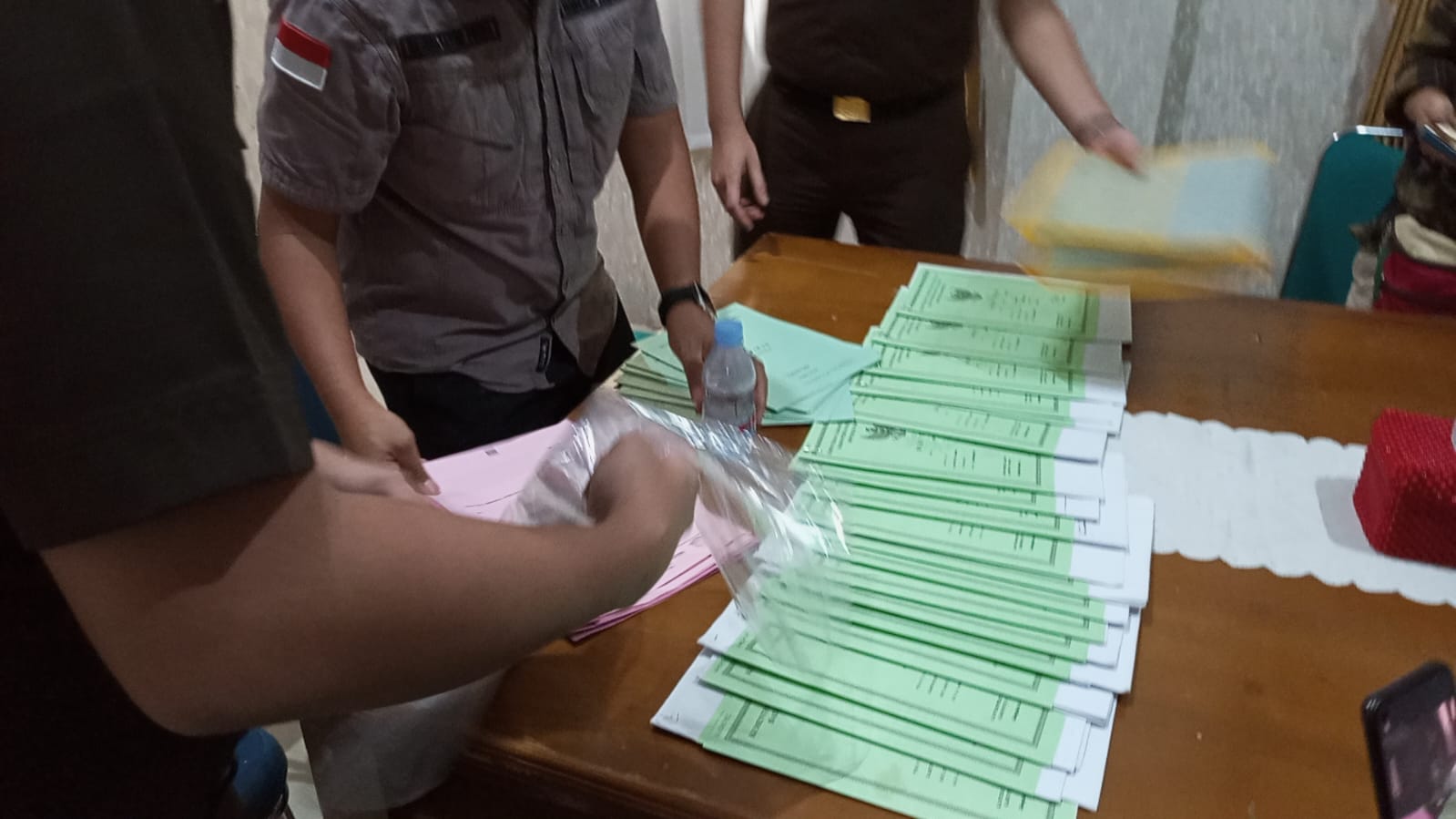 BREAKING NEWS: Kejari Bengkulu Selatan Geledah Rumah Mantan Bupati dan Kantor BPN Terkait Lahan Hutan