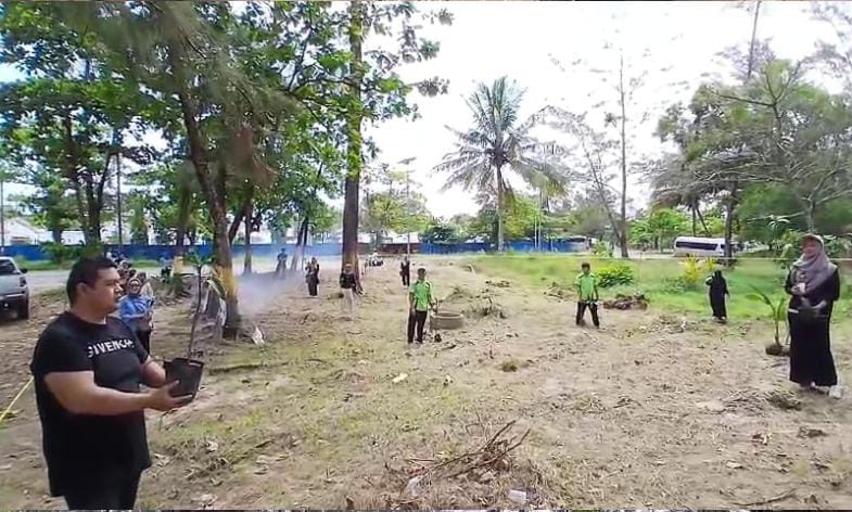 Pemkot Bengkulu Gencarkan Gerakan Menanam Buah di Lingkungan Sekolah dan Ruang Publik