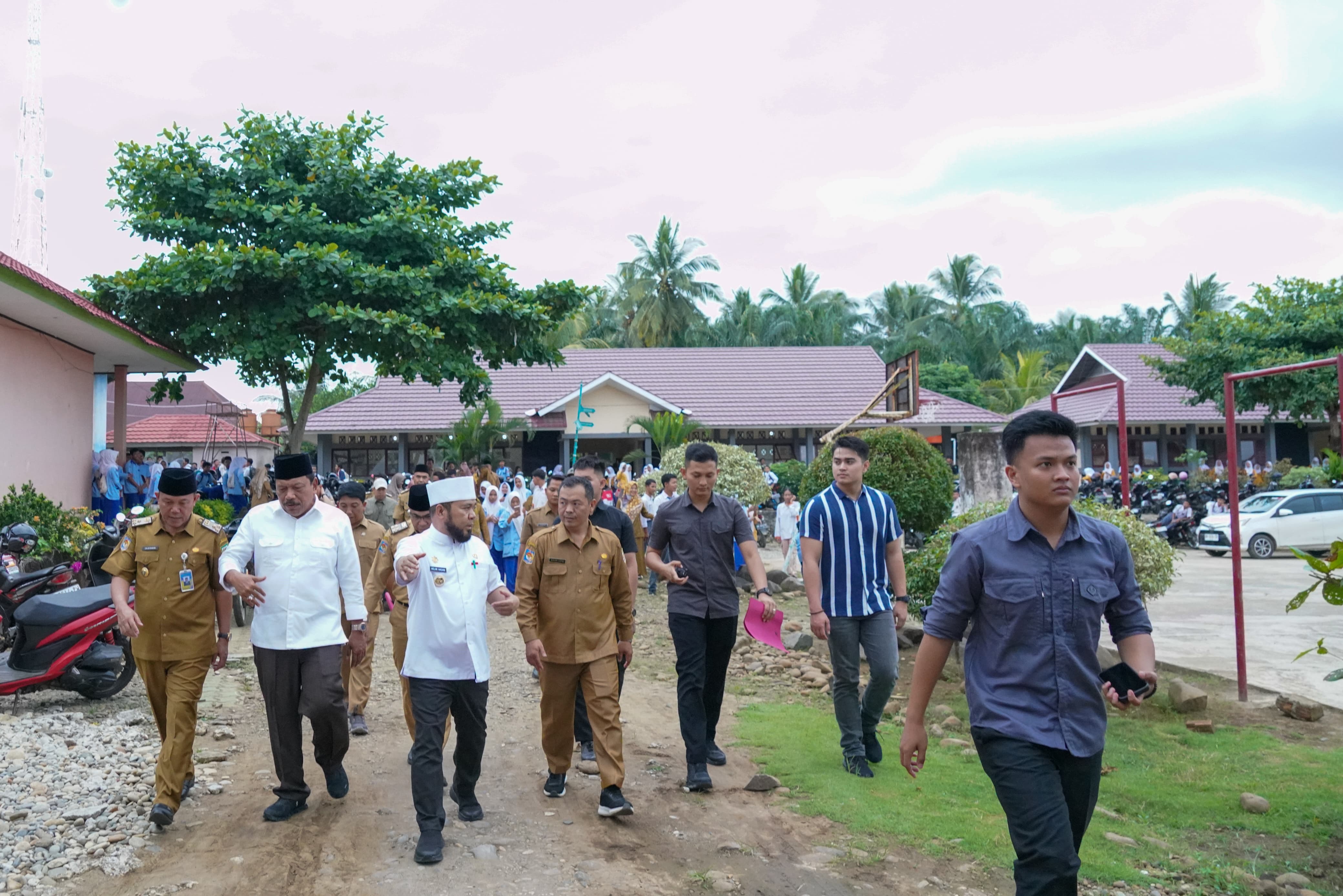 Kunjungi SMK N 3 Seluma, Gubernur Helmi Siap Bantu Pembebasan Lahan Sekolah dan Tambah Fasilitas Pendidikan