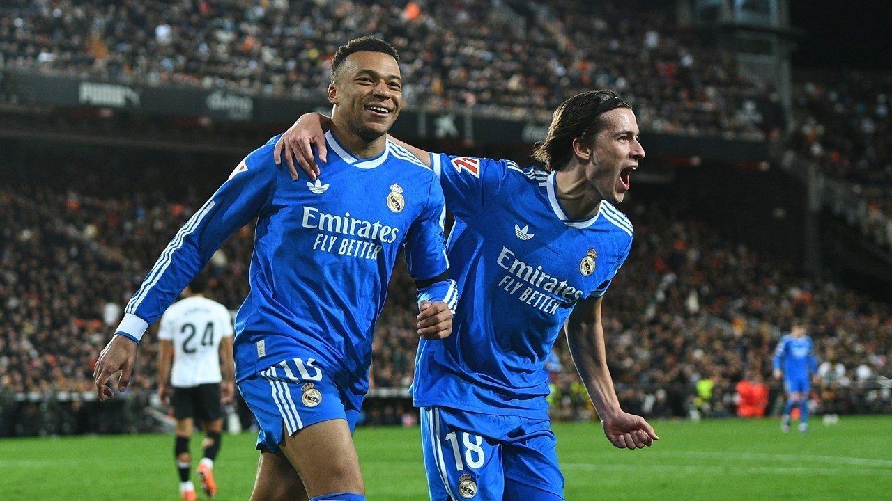 Selisih Satu Poin! Real Madrid Terus Tempel Ketat Barcelona dalam Perburuan Gelar LaLiga