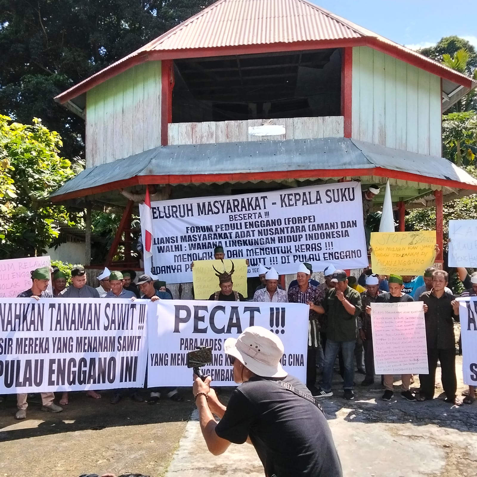 Masyarakat Adat Tolak  Budidaya Sawit di Pulau Enggano