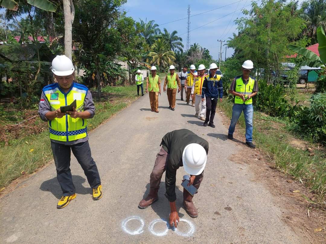 Peningkatan Infrastruktur, Dinas PUPR Mukomuko Hotmix Jalan Strategis Desa