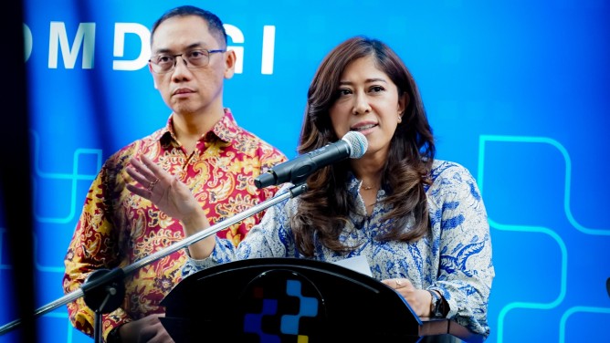 Menkomdigi Tegaskan Tak Ada Kompromi, Platform Digital Wajib Patuh PP Tunas