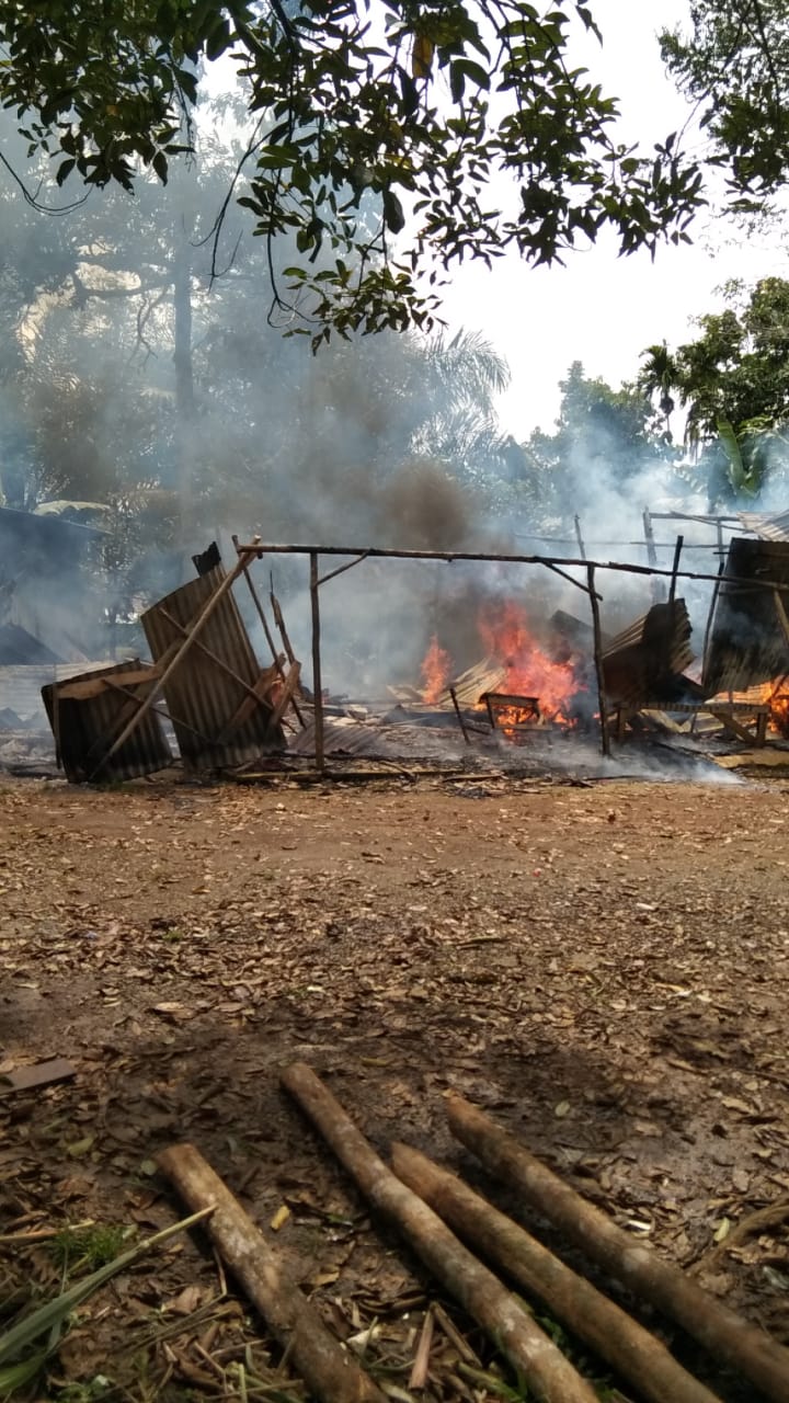 Rumah Warga Benteng Ludes Terbakar