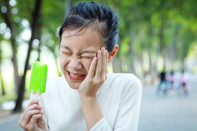 Otak Beku Ketika Makan Es Krim, Ini Penyebabnya