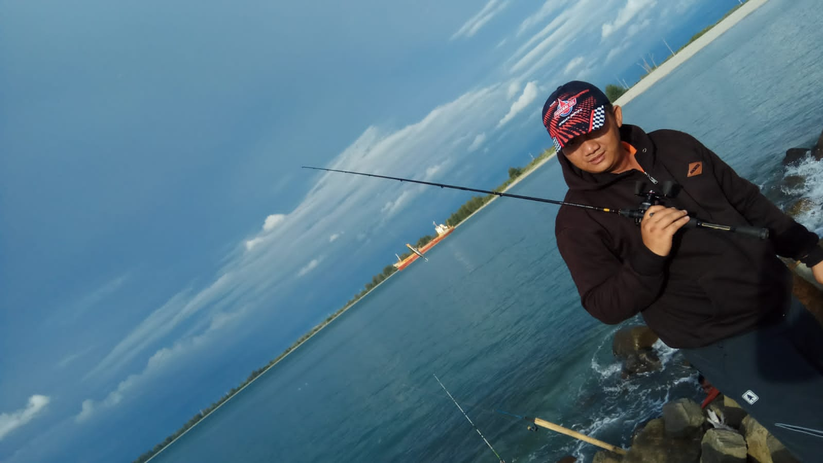 Ampuh, Ini Umpan Memancing Ikan di Muara