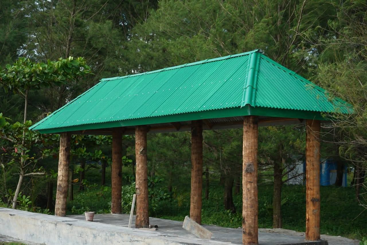 Pemkot Sediakan Gazebo Gratis di Pantai Panjang