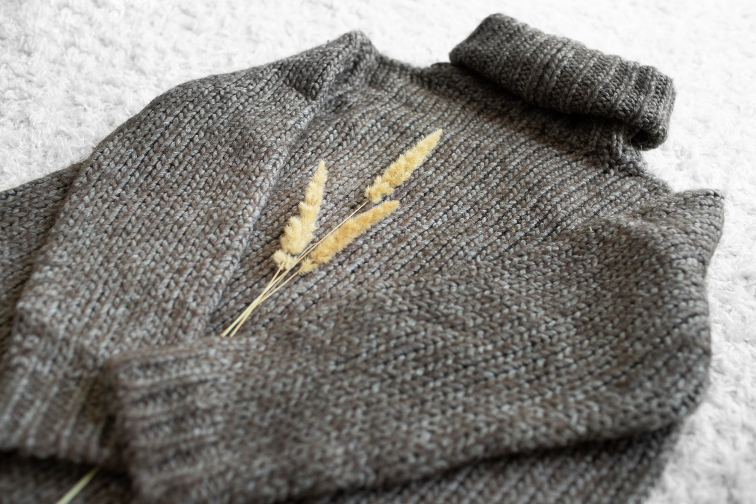 Baju Knit Mahal Jangan Sampai Rusak, Ini Cara Mencucinya