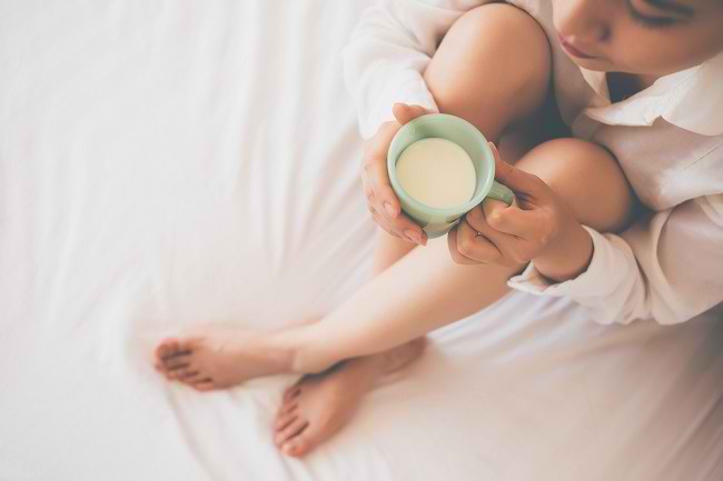 Minum Susu Sebelum Tidur dan Tips Tepat Meminumnya