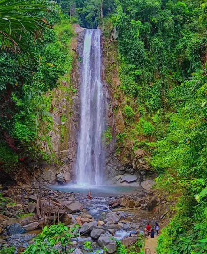 Menyaksikan Panorama Air Terjun Tertinggi dan Terbesar di Gorontalo