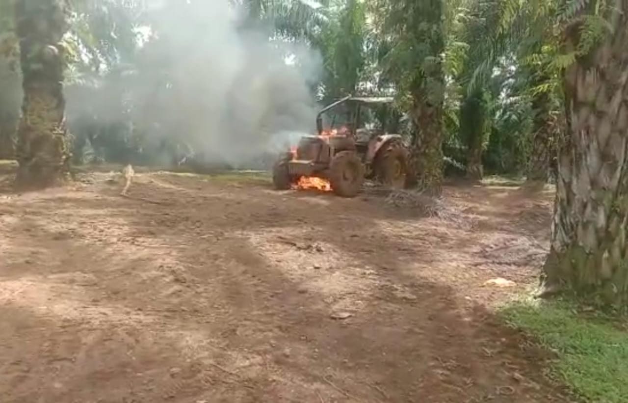 Warga Bakar Traktor dan Pos Jaga PT BRS, Ini Penyebabnya