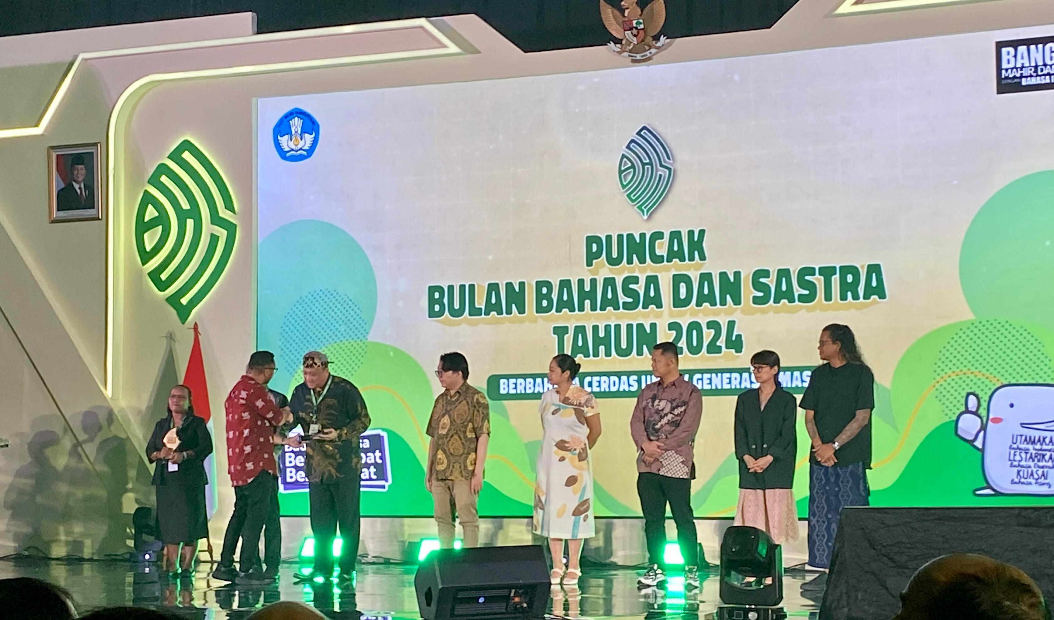 Hotel Santika Bengkulu Raih Penghargaan Lembaga Swasta Tingkat Nasional Kategori Wajah Bahasa Lembaga 2024