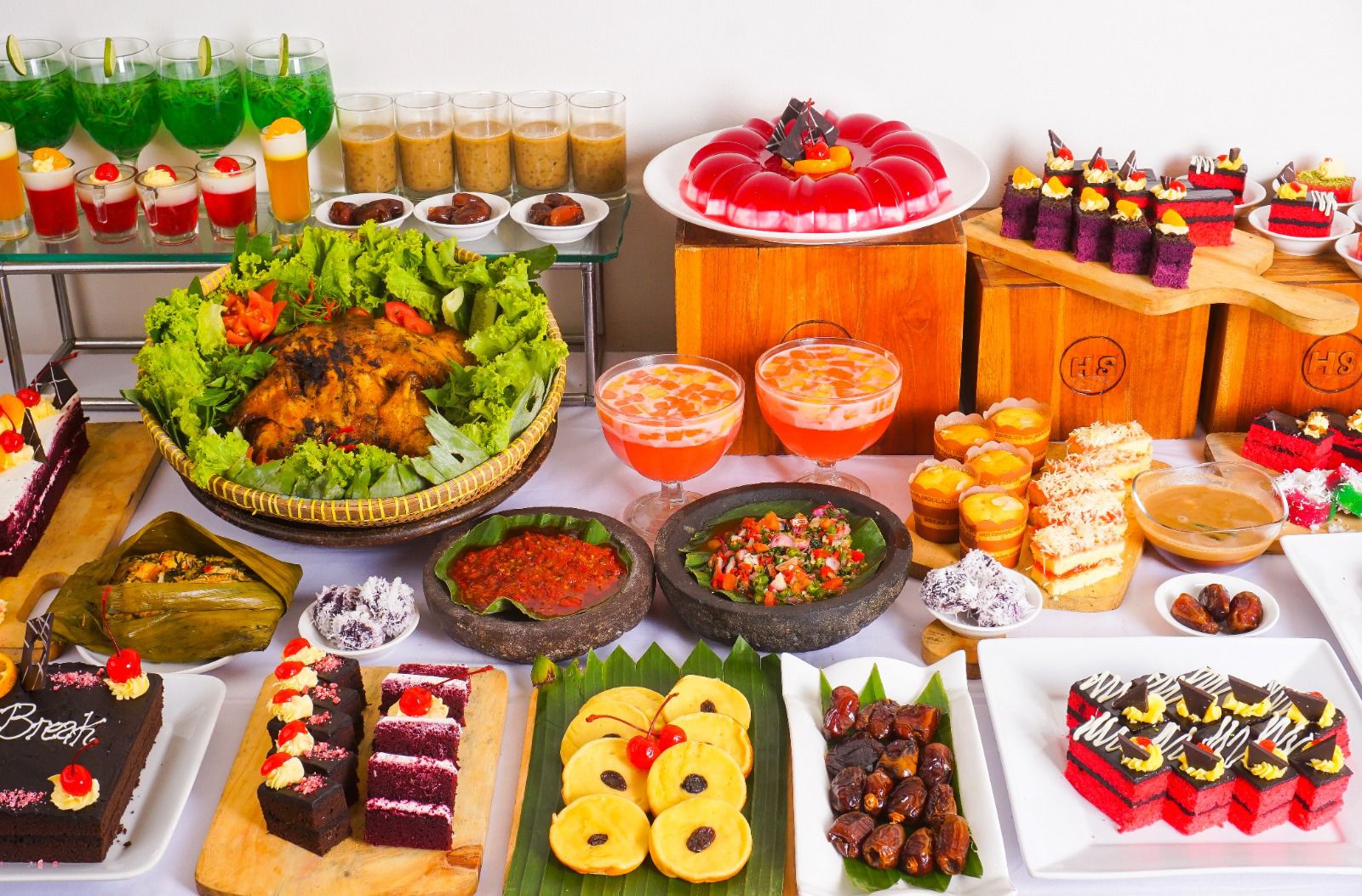 Nikmati Selero Bebuko Makan Sepuasnya di Hotel Santika Bengkulu