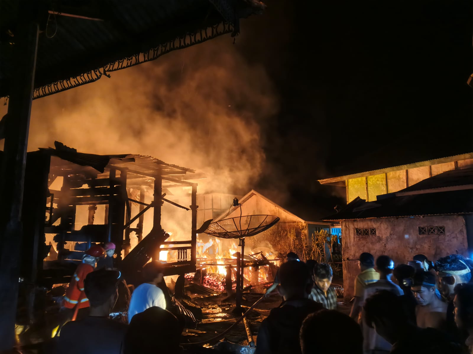 Dua Rumah di Lebong Ludes Terbakar, Diduga Akibat Korsleting Listrik