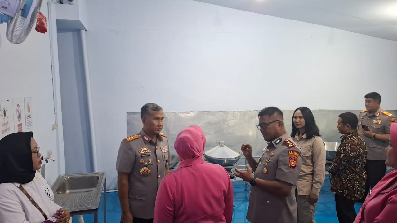 Kapolda Bengkulu Tinjau Dapur SPPG Polres Rejang Lebong, Siap Penuhi Gizi 3.300 Pelajar