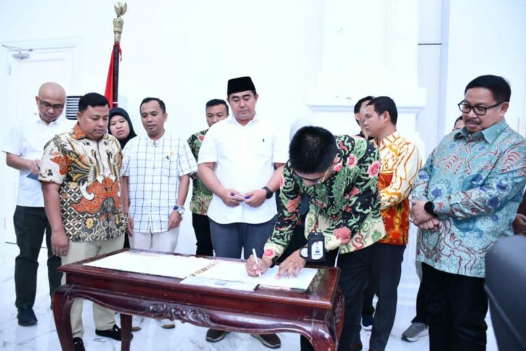 Pemkot, KPU dan Bawaslu Kota Bengkulu Tandatangani NPHD Dana Hibah Pemilu