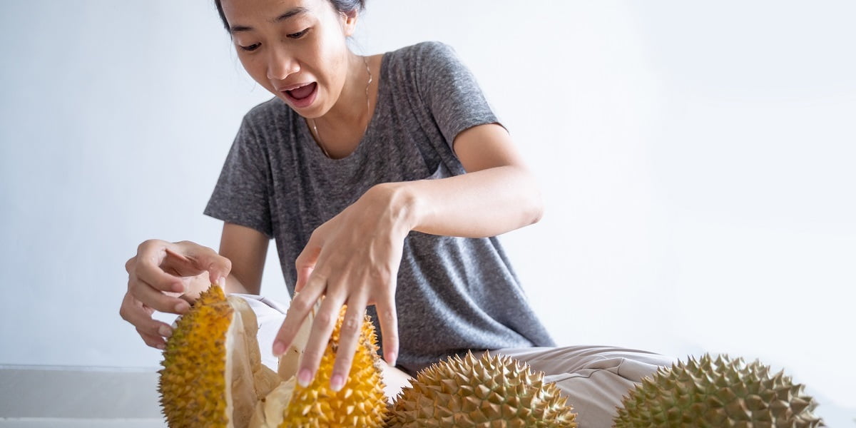 Saat Ngidam, Bolehkah Ibu Hamil Makan Durian?