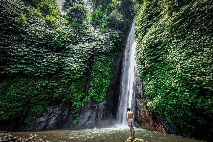 Air Terjun Munduk, Konon Airnya Bisa Menyembuhkan Penyakit Kulit dan Bikin Awet Muda