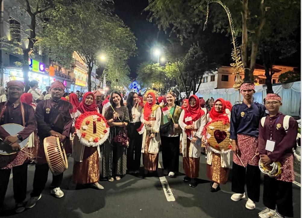 Pukau Turis Mancanegara, Tim Karnaval Kota Bengkulu Sukses di Event JKPI Yogyakarta