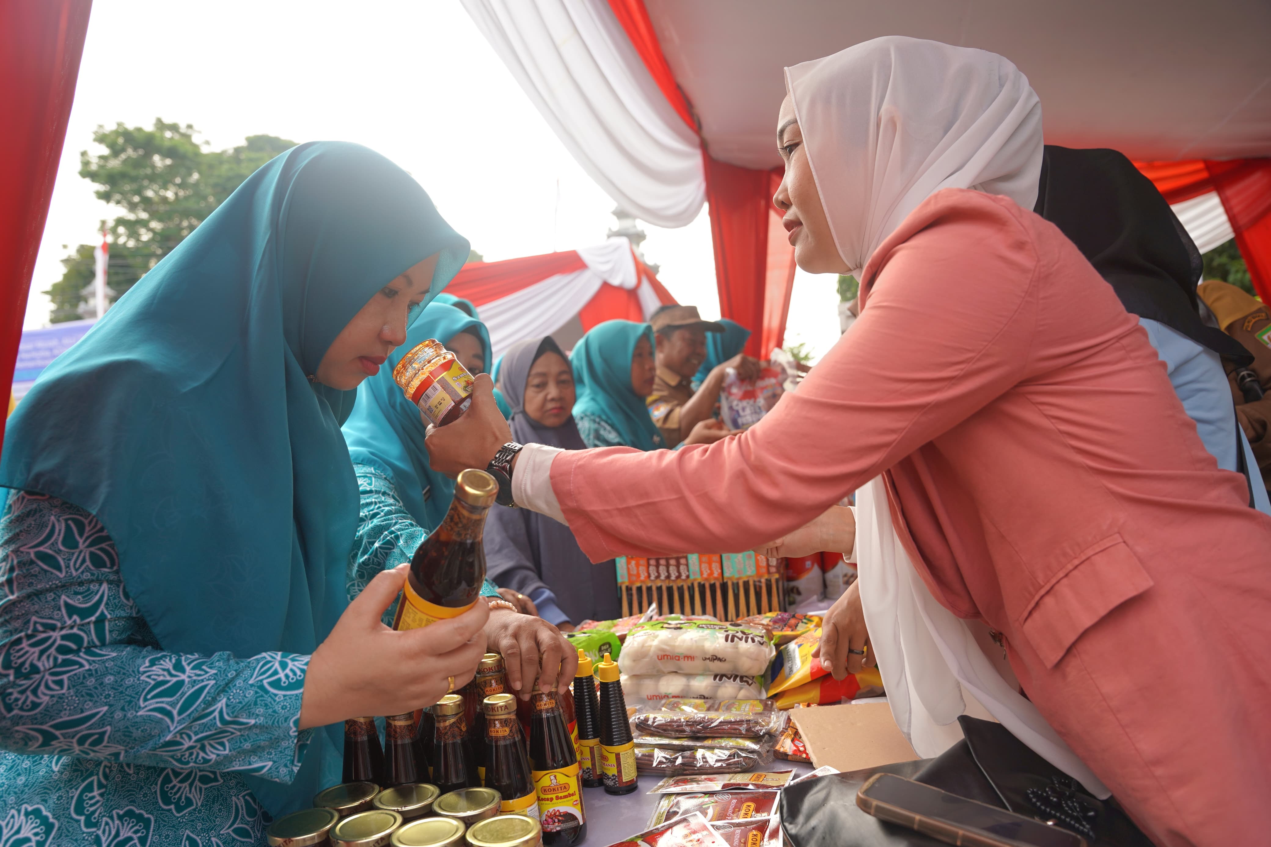 HKG PKK ke-53, TP PKK Bengkulu Tunjukkan Kepedulian Lewat Pasar Murah dan Layanan Kesehatan