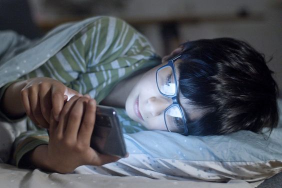 Waspadai 9 Bahaya Screen Time Pada Anak yang Berdampak Pada Kesehatan 