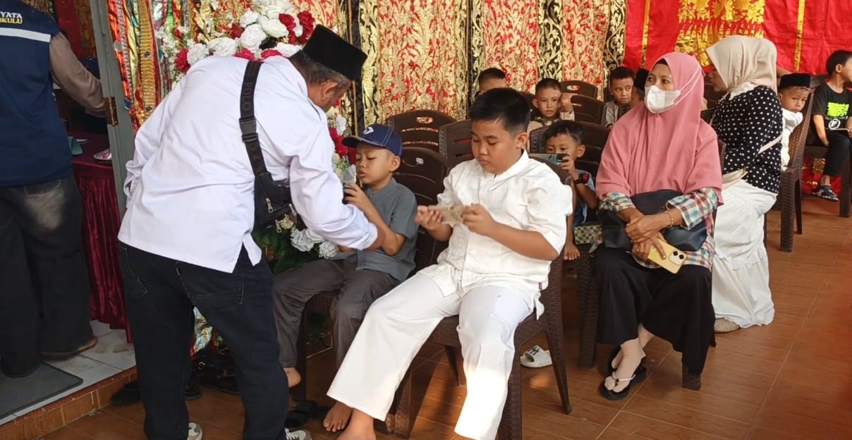  Puluhan Anak Ikut Khitan Gratis, IKM Bengkulu Selatan Perkuat Tradisi Berbagi