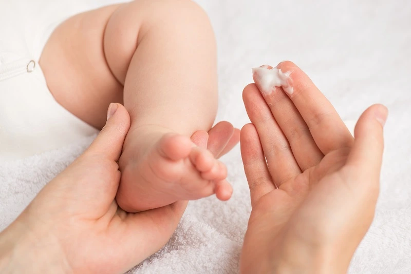 Begini Cara Memilih Skincare untuk Bayi Baru Lahir, Ini Rekomendasinya!