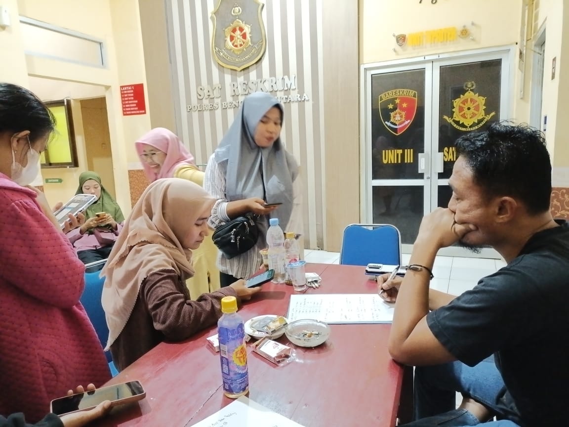 Tertipu Arisan Lelang, Puluhan Ibu-ibu Datangi Mapolres Bengkulu Utara