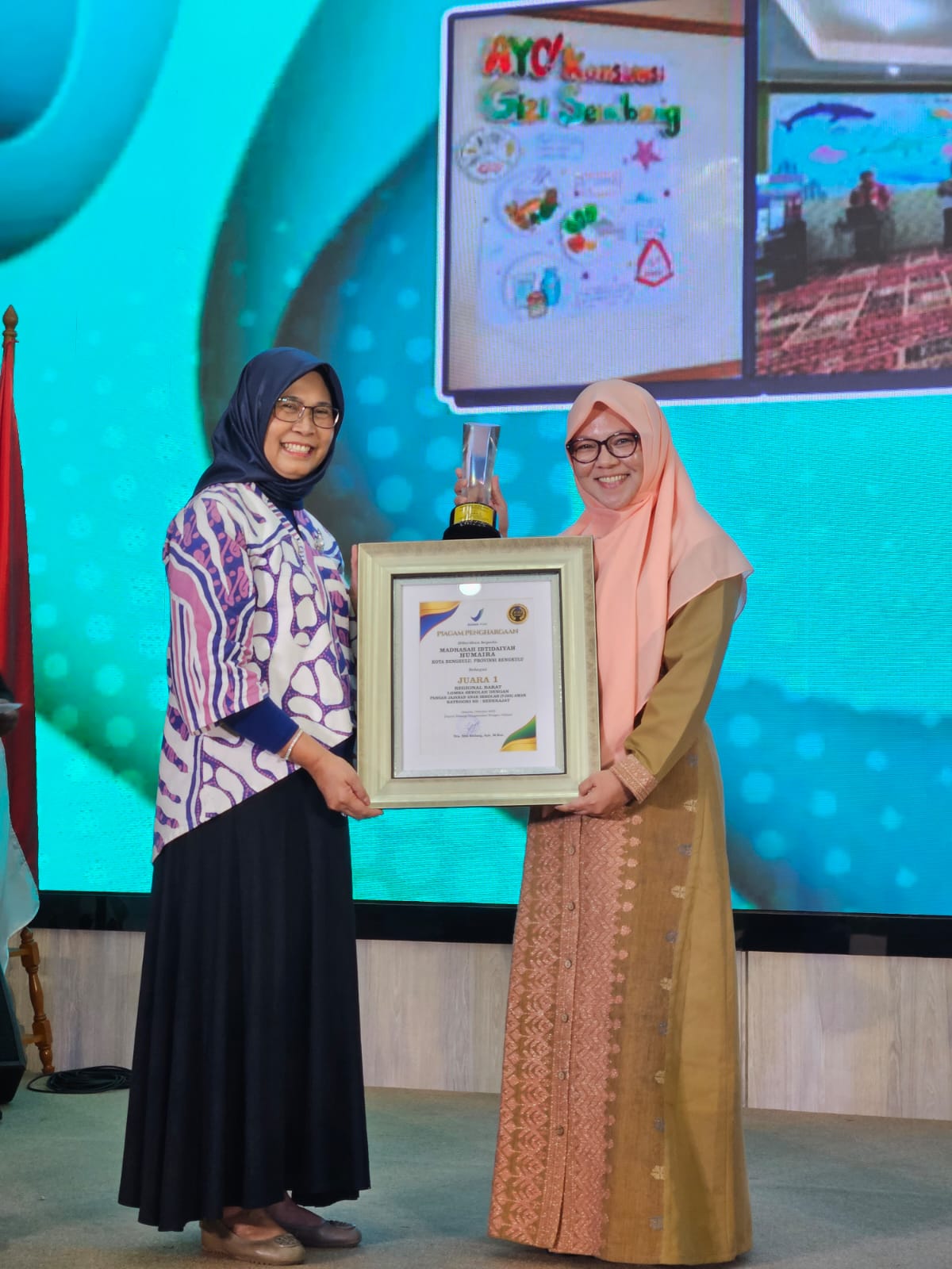 Madrasah Ibtidaiyah Humaira Bengkulu Raih Penghargaan Nasional Sekolah dengan Jajanan Pangan Aman