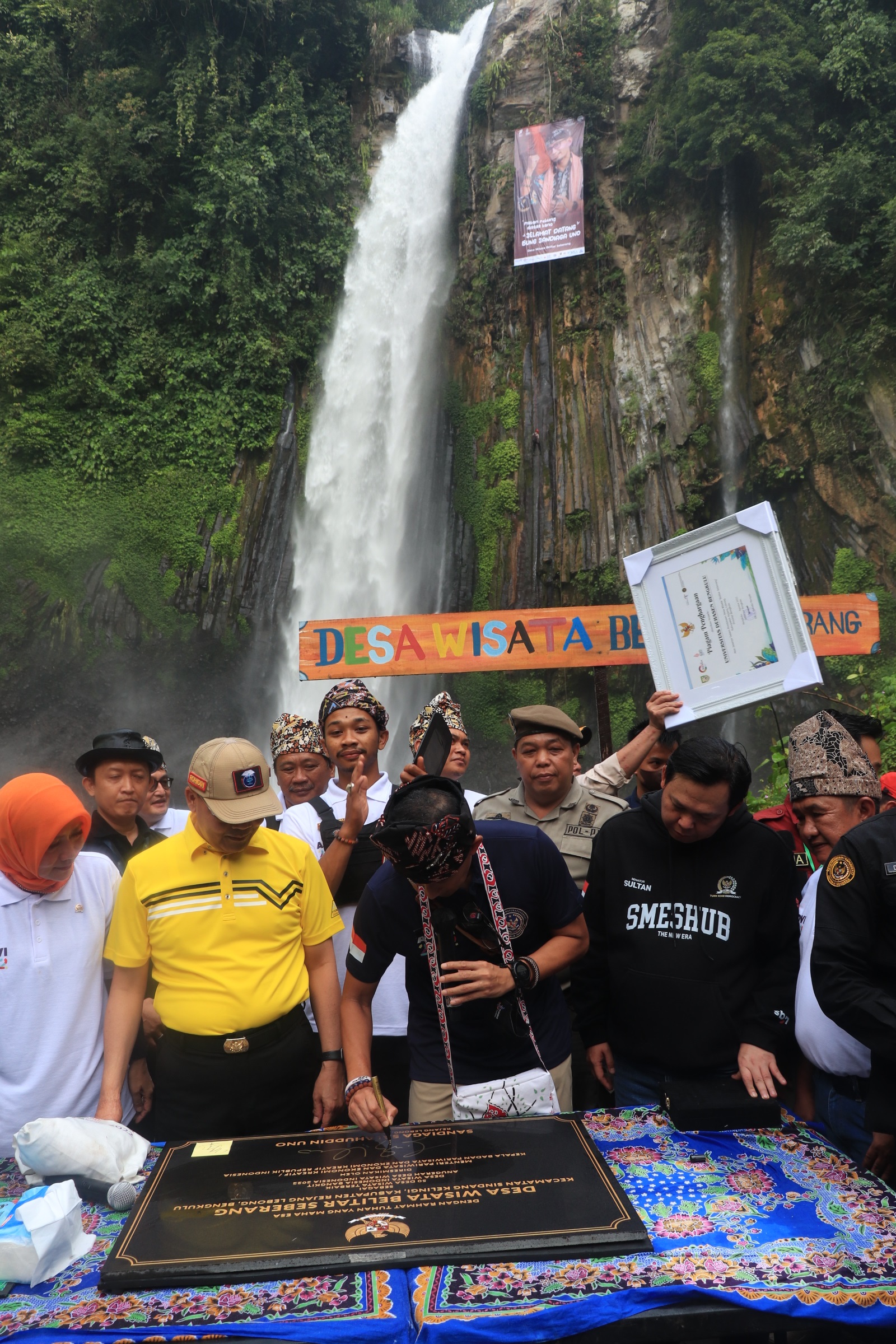 Menparekraf Sandiaga Uno Buka Peluang Usaha dan Lapangan Kerja Melalui Pariwisata Berkualitas di Bengkulu  