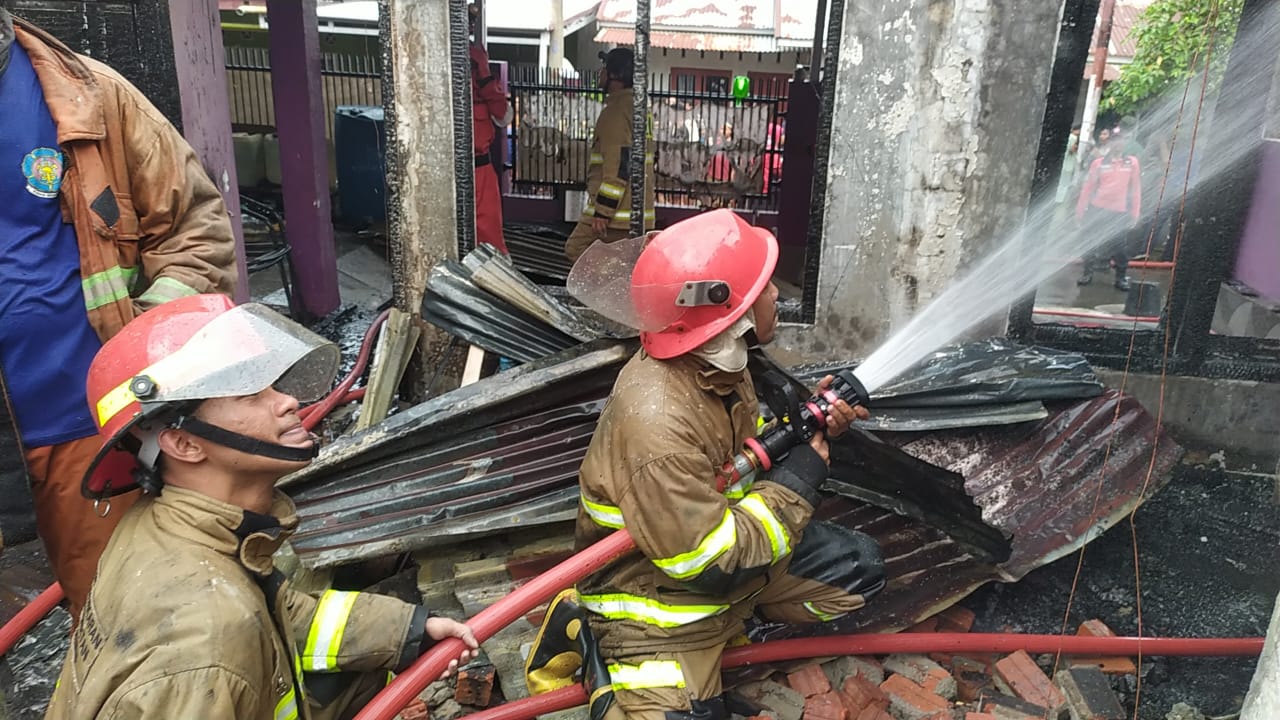 Dua Unit Rumah dan Garasi di Selebar Kota Bengkulu Hangus Terbakar 