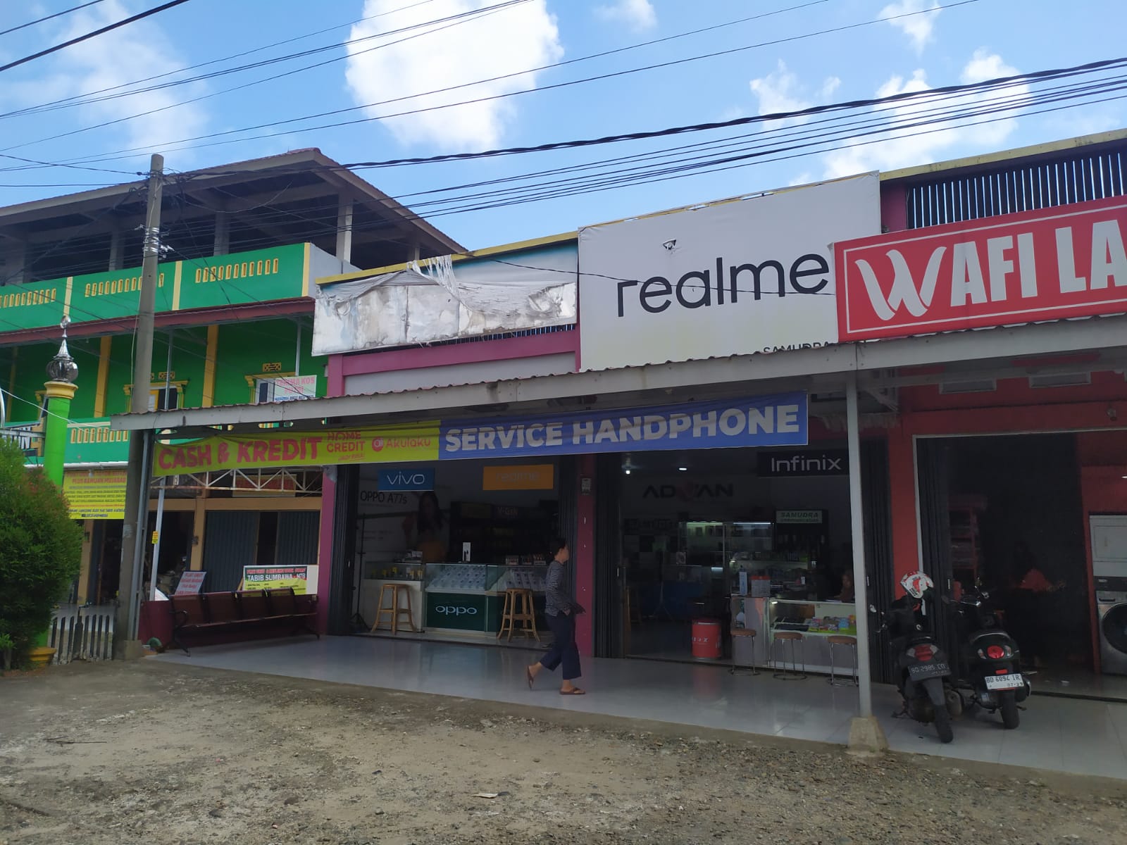 Konter Ponsel di Pematang Gubernur Dibobol Maling, 21 Unit Ponsel Raib Kerugian Puluhan Juta